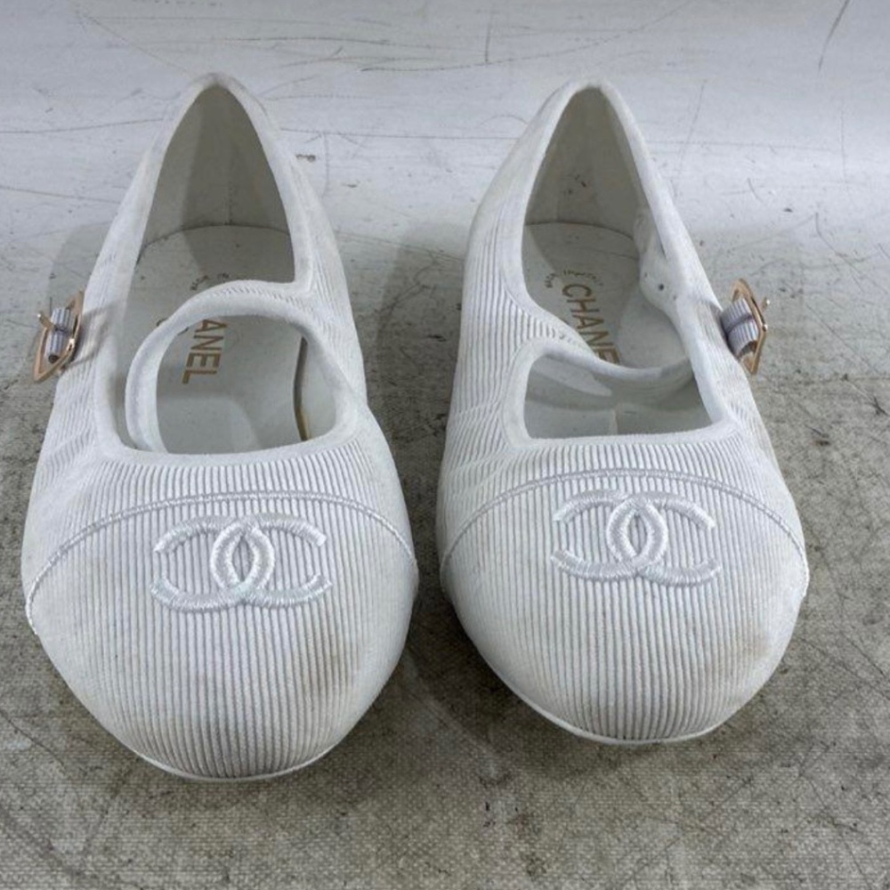 Authentic Women's White CC Mary Jane Flats Embroidered Corduroy 40C